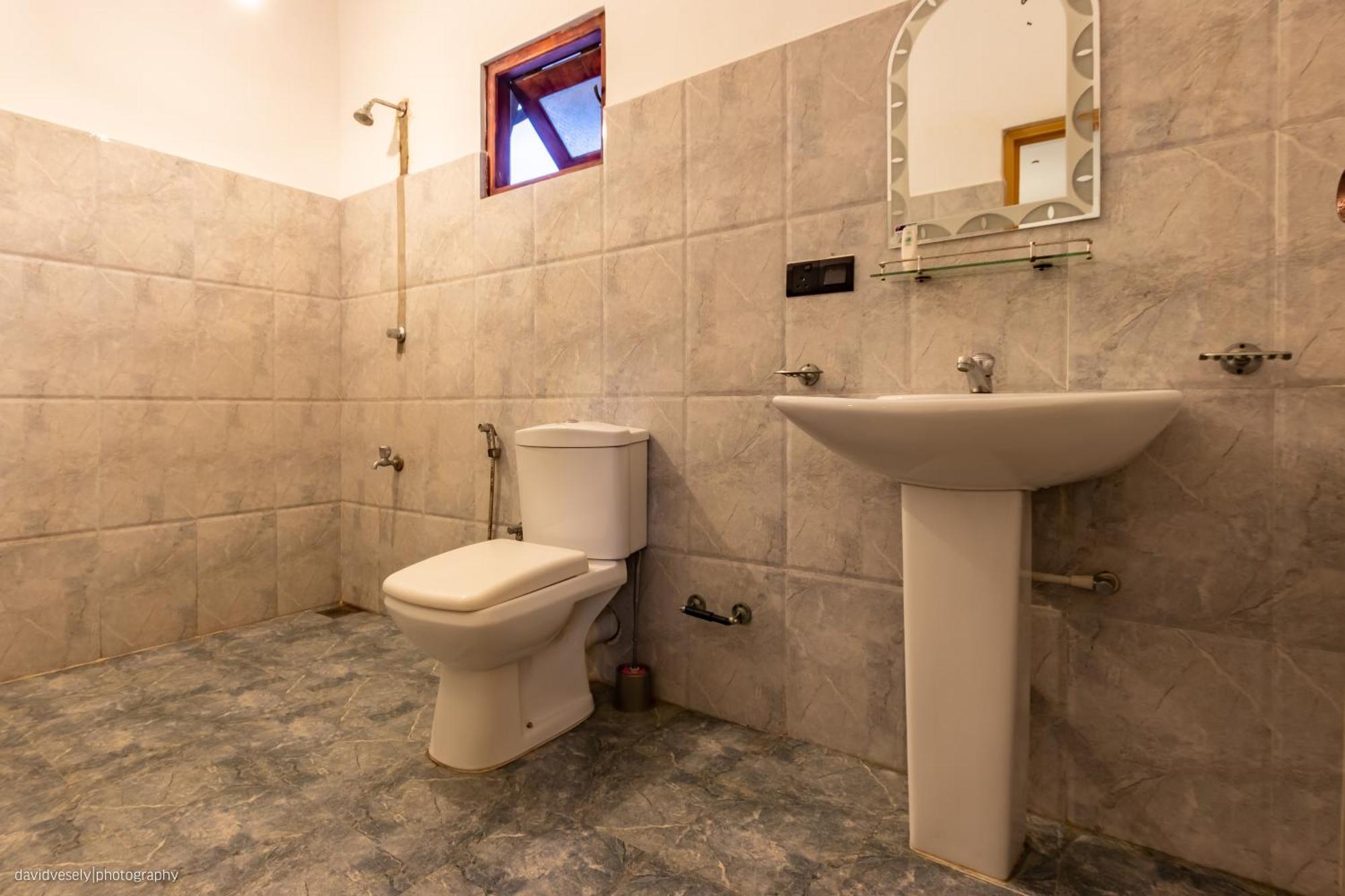 Dorian Guest House And Restaurant Уелигама Екстериор снимка