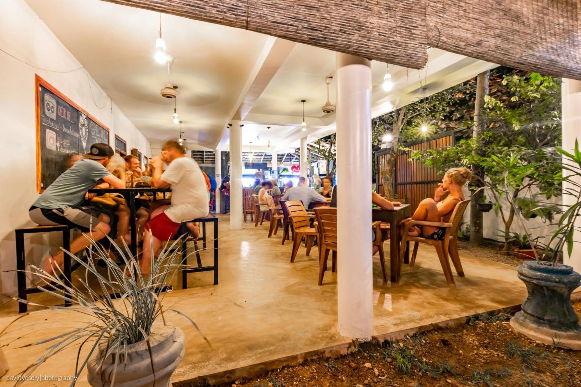 Dorian Guest House And Restaurant Уелигама Екстериор снимка