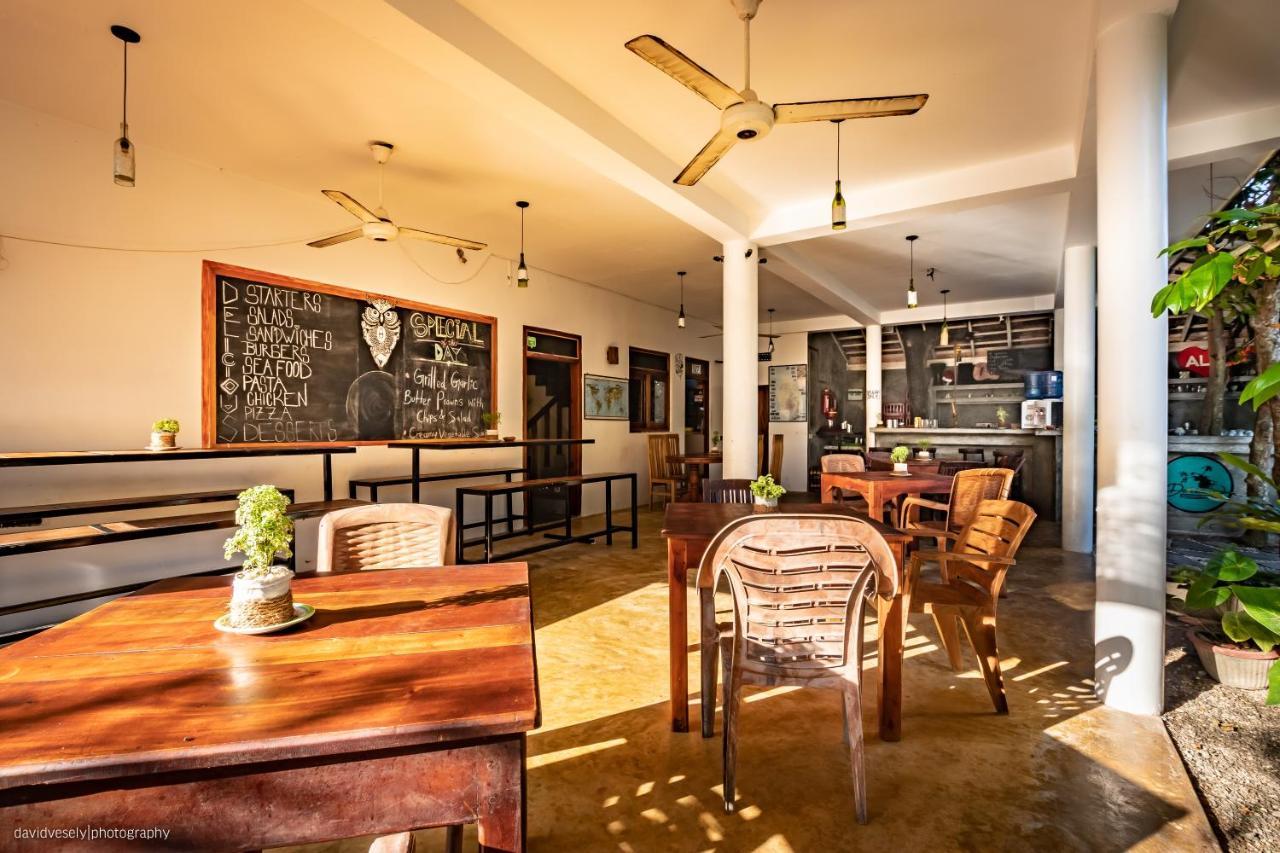 Dorian Guest House And Restaurant Уелигама Екстериор снимка