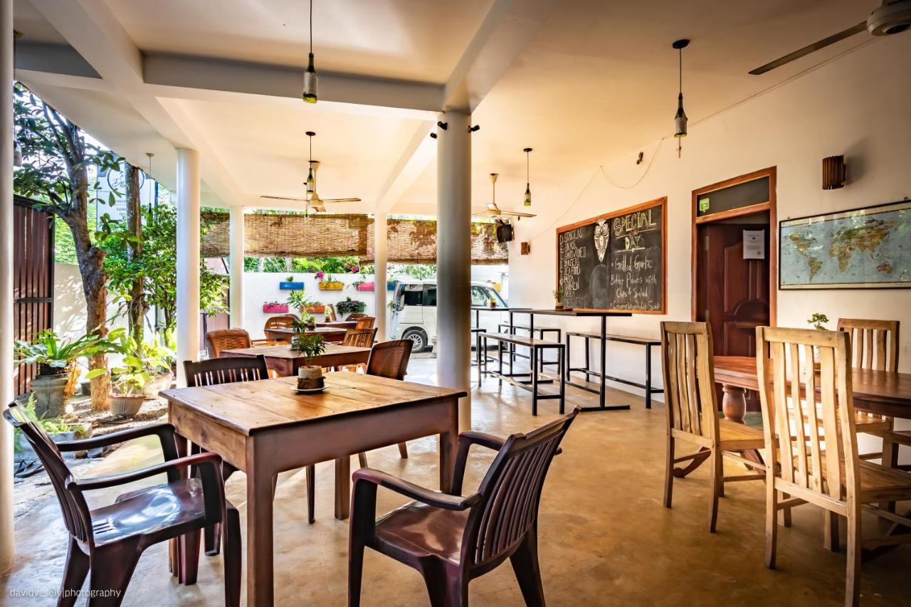 Dorian Guest House And Restaurant Уелигама Екстериор снимка