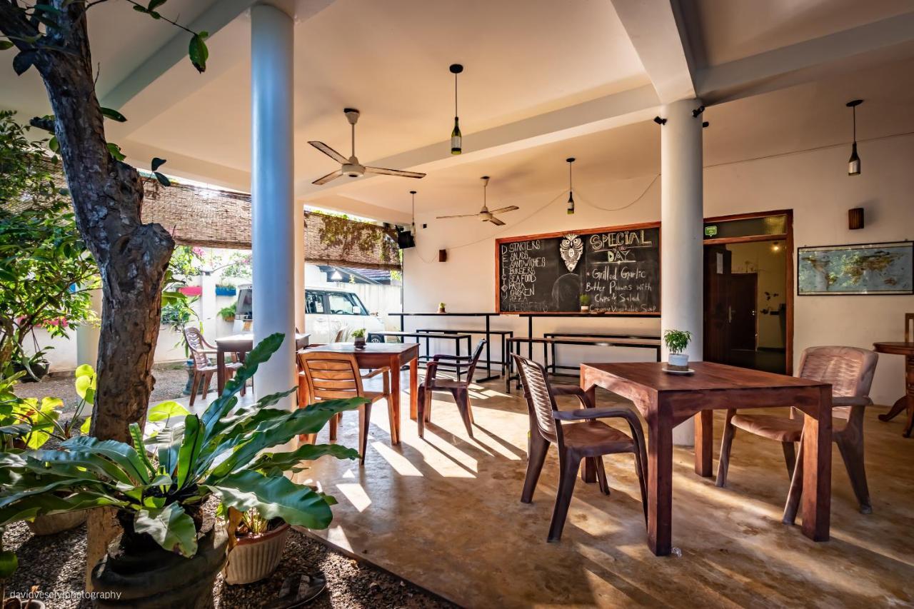 Dorian Guest House And Restaurant Уелигама Екстериор снимка