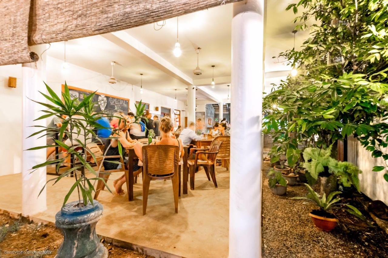 Dorian Guest House And Restaurant Уелигама Екстериор снимка